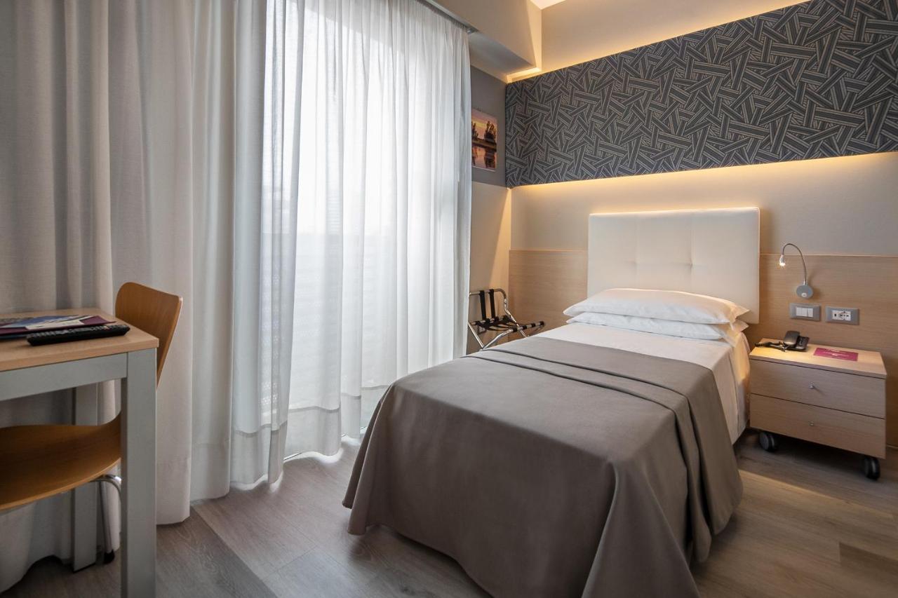 Hotel Rosanna 3 Stelle Superior Лидо-ди-Езоло Экстерьер фото