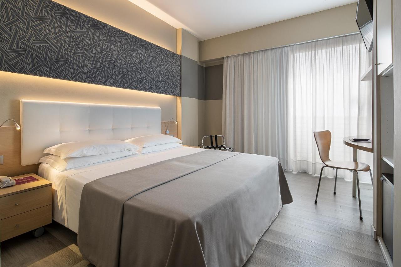 Hotel Rosanna 3 Stelle Superior Лидо-ди-Езоло Экстерьер фото