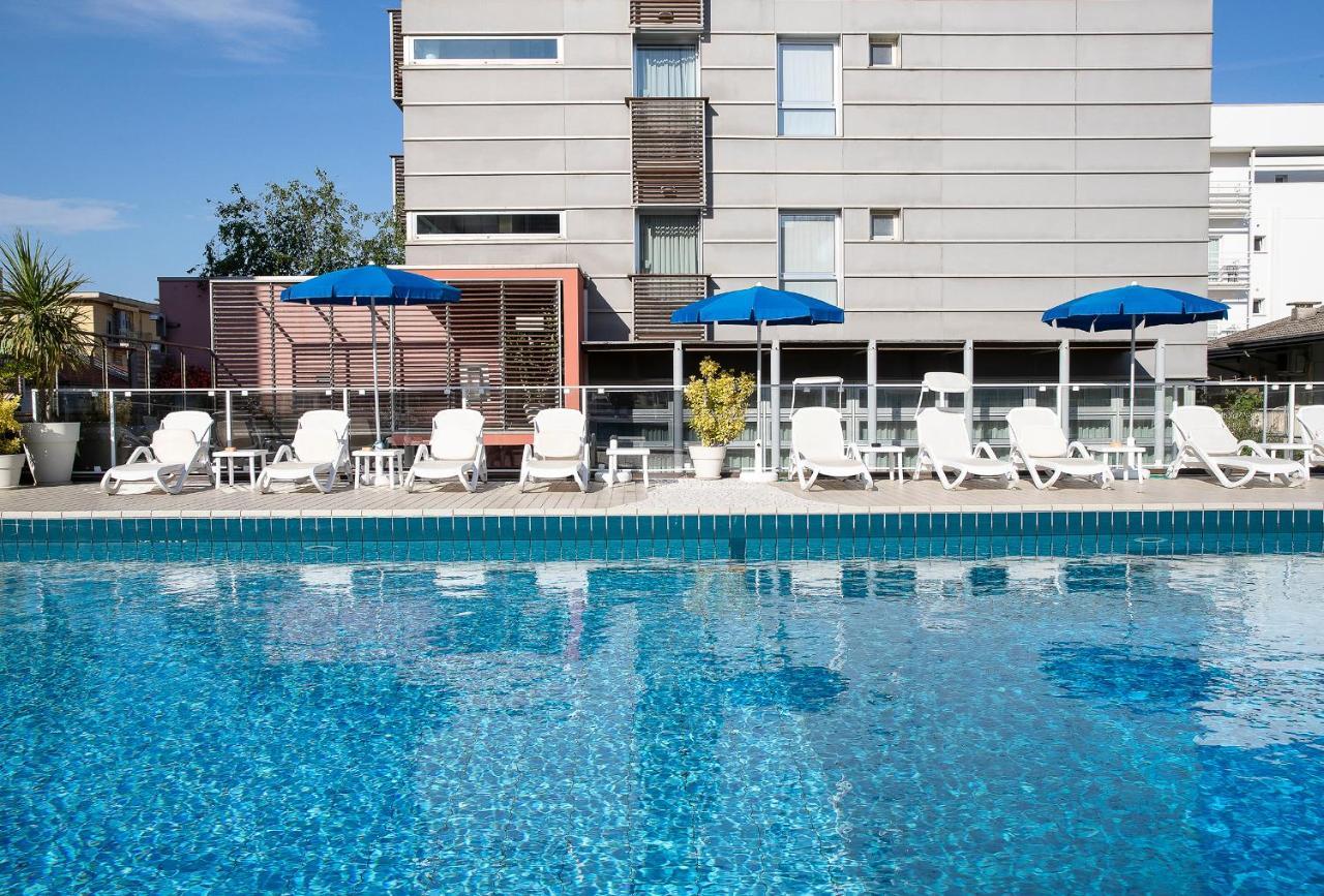Hotel Rosanna 3 Stelle Superior Лидо-ди-Езоло Экстерьер фото