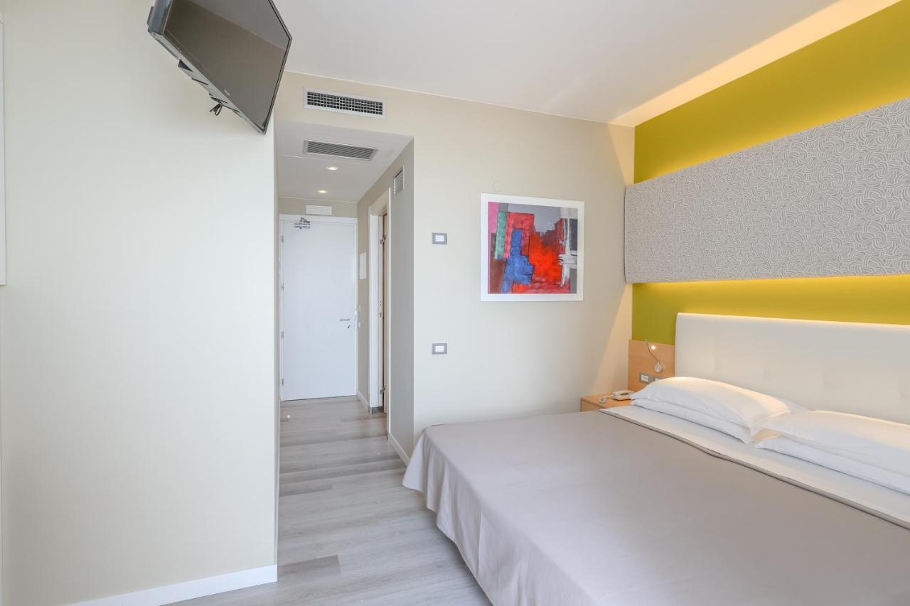 Hotel Rosanna 3 Stelle Superior Лидо-ди-Езоло Экстерьер фото