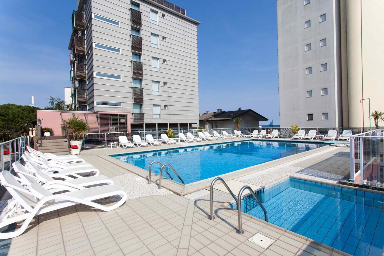Hotel Rosanna 3 Stelle Superior Лидо-ди-Езоло Экстерьер фото