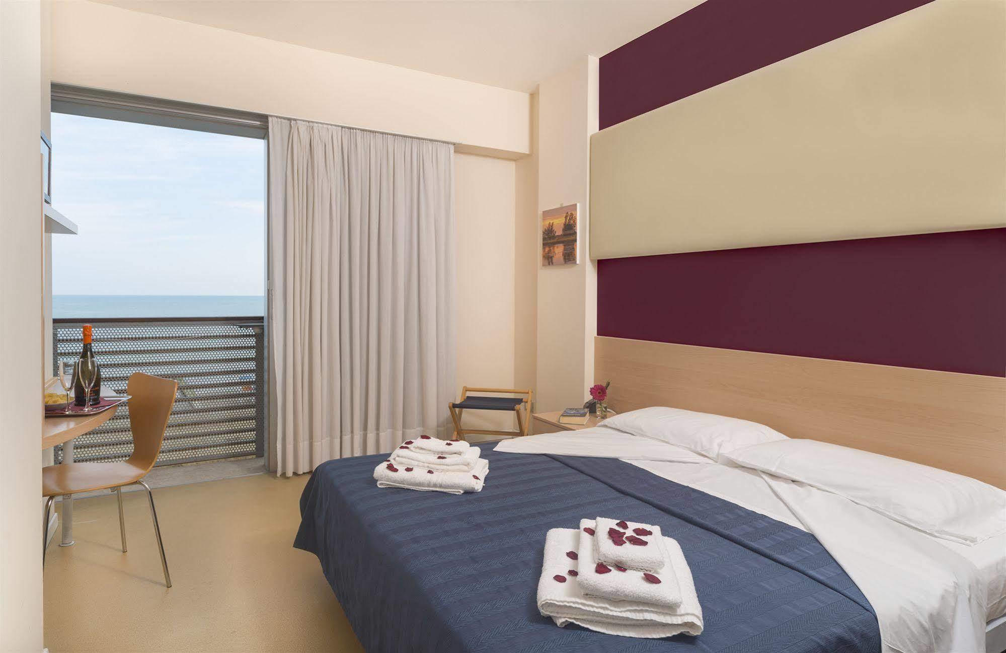 Hotel Rosanna 3 Stelle Superior Лидо-ди-Езоло Экстерьер фото
